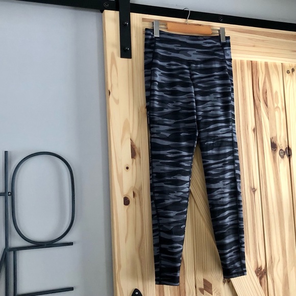 Camo Leggings - Picture 2 of 5